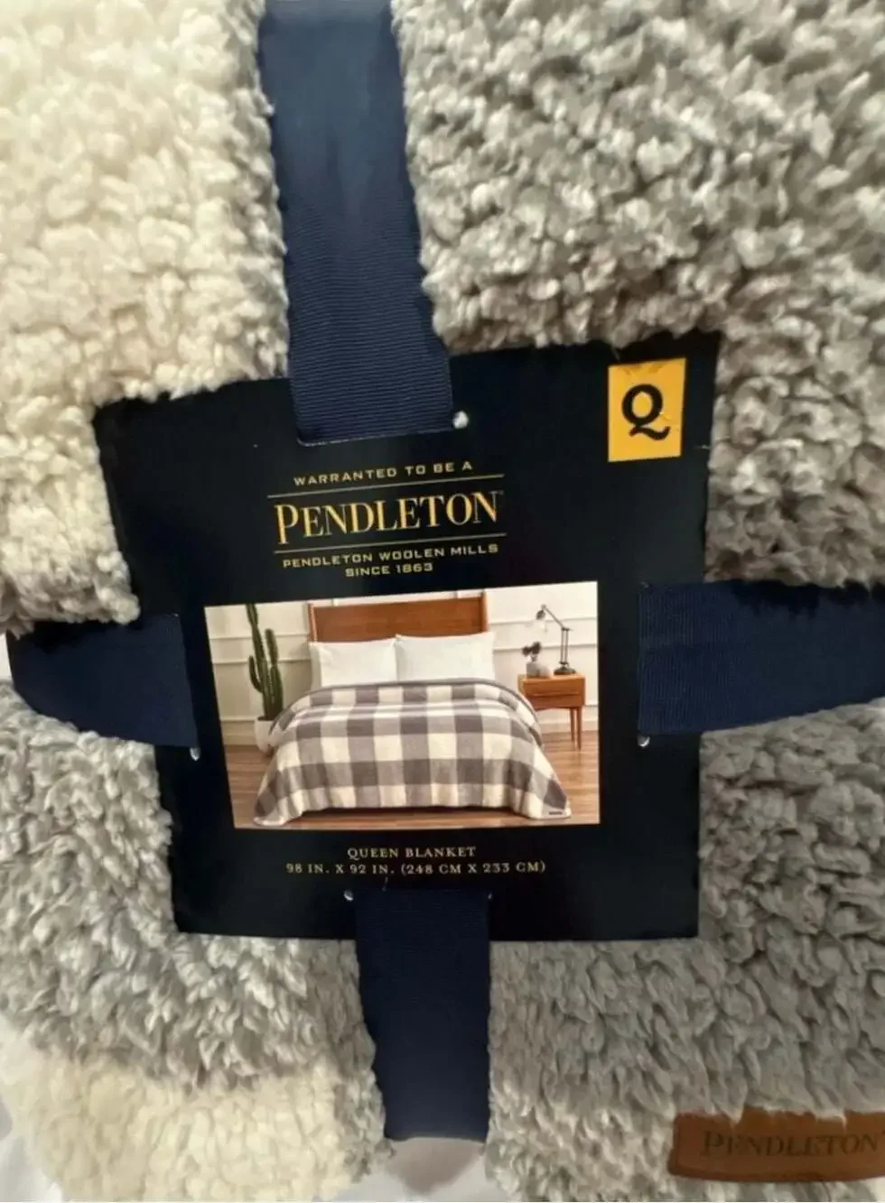 Pendleton Sherpa Fleece Queen Blanket Rob Roy Gray Plaid